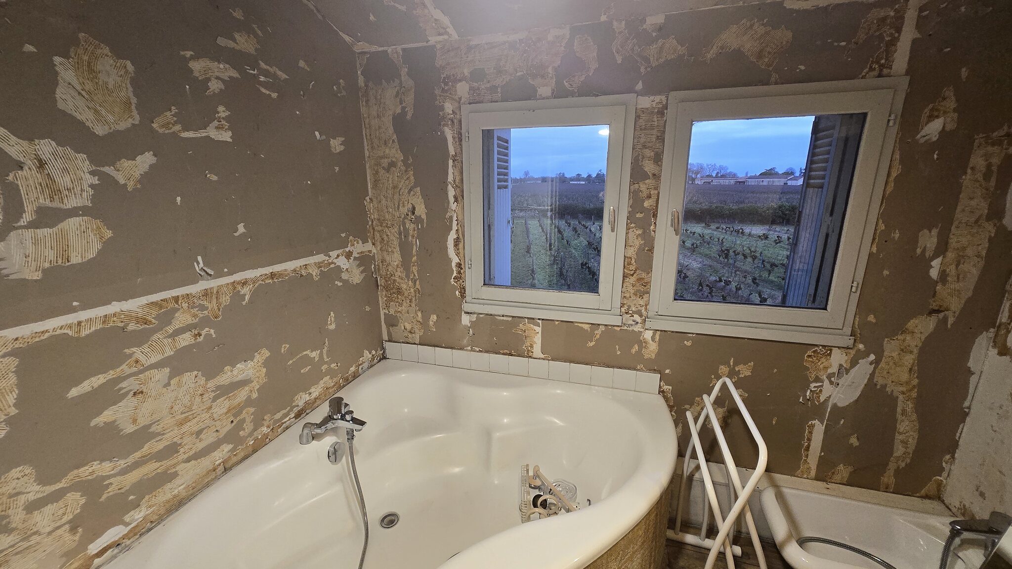 Avant travaux : Rénovation complète d'une salle de bains à Langon